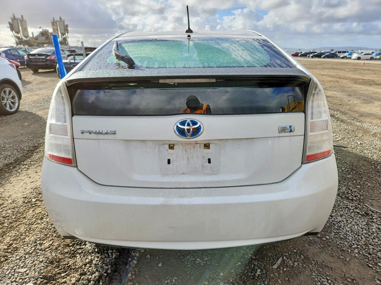 2011 TOYOTA PRIUS photo 6
