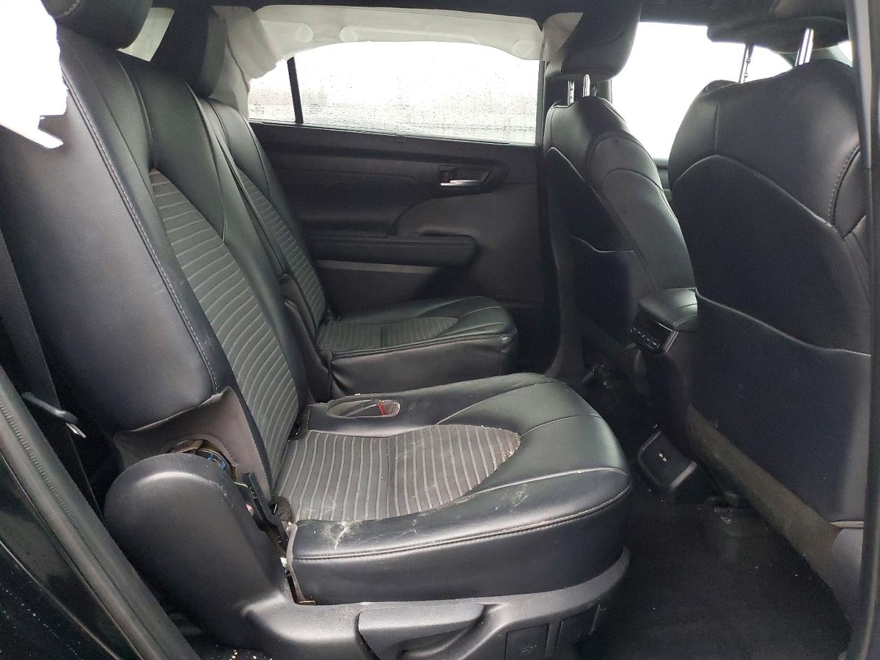 2021 TOYOTA HIGHLANDER XSE photo 11