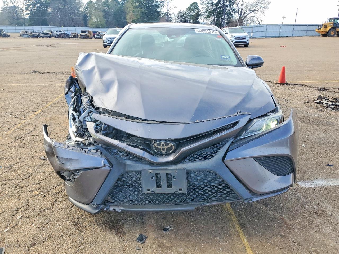 2020 TOYOTA CAMRY SE photo 11