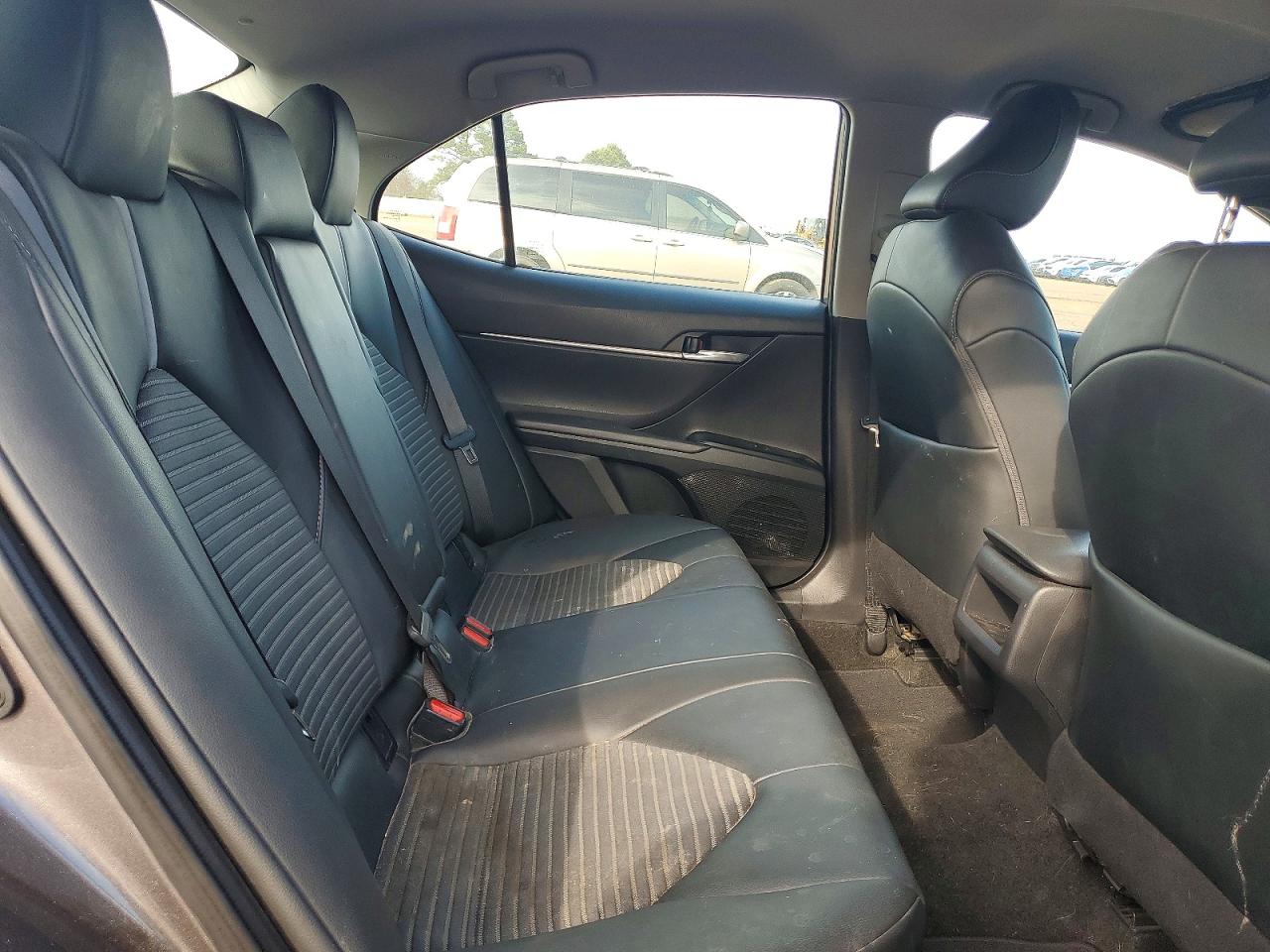 2020 TOYOTA CAMRY SE photo 10