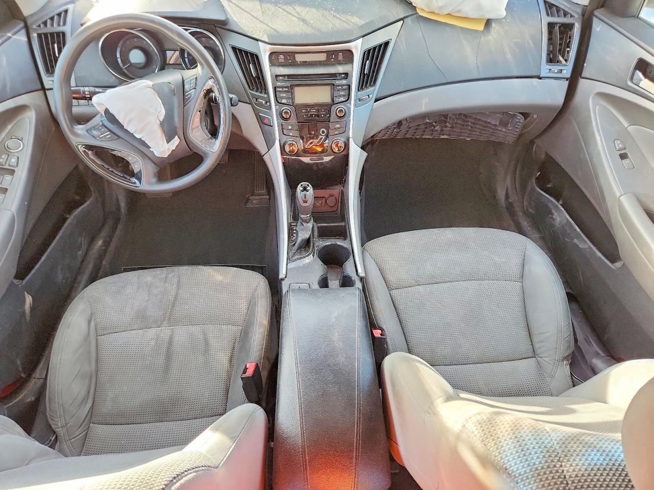 2013 HYUNDAI SONATA GLS photo 8