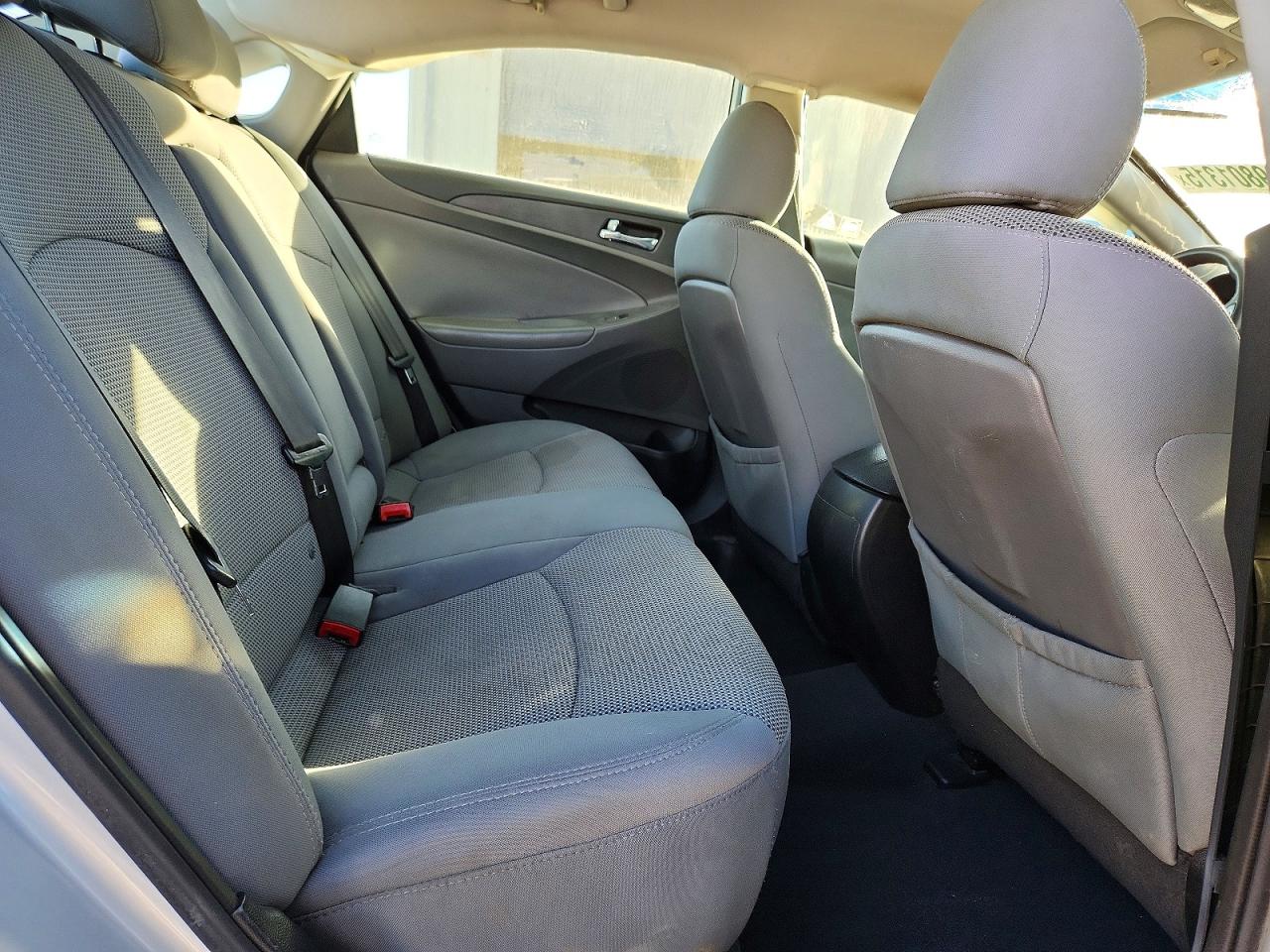 2013 HYUNDAI SONATA GLS photo 10