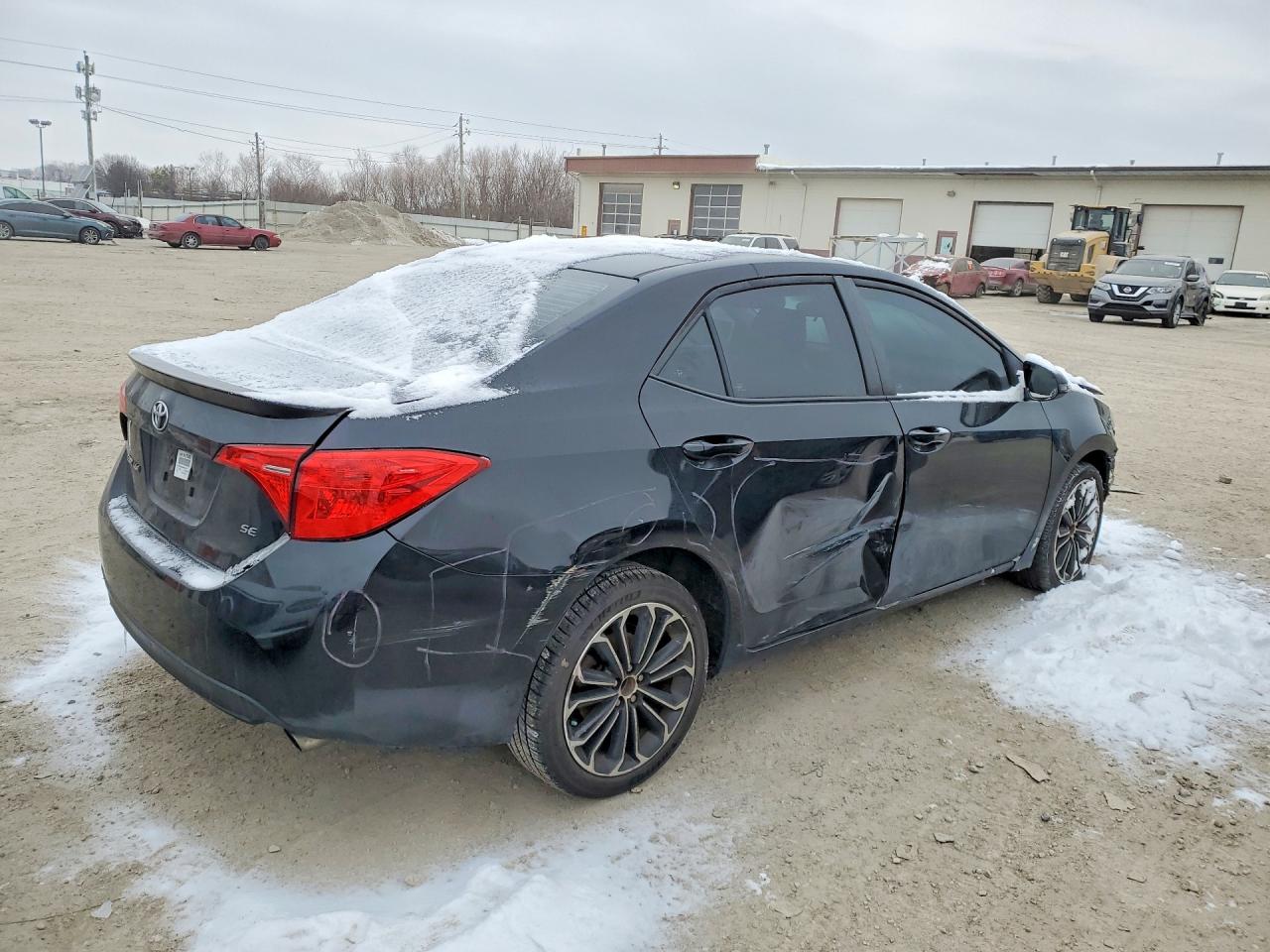 2019 TOYOTA COROLLA photo 3