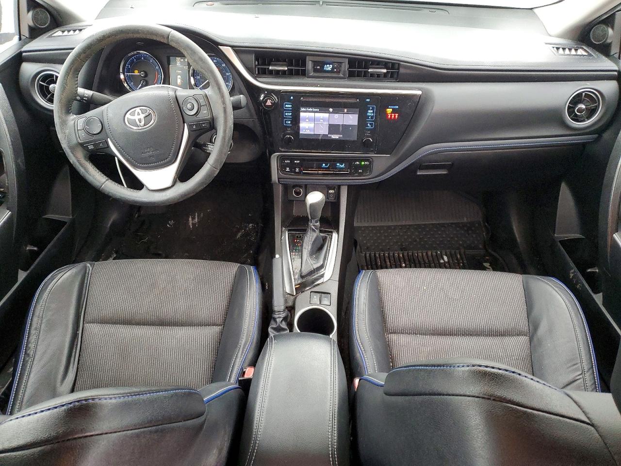 2019 TOYOTA COROLLA photo 8