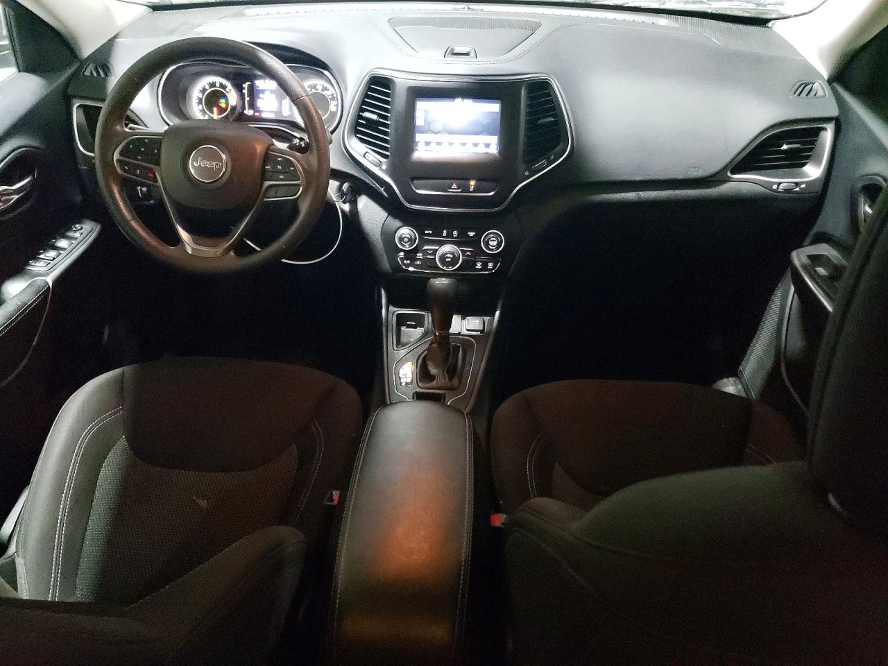 2021 JEEP CHEROKEE LATITUDE photo 8
