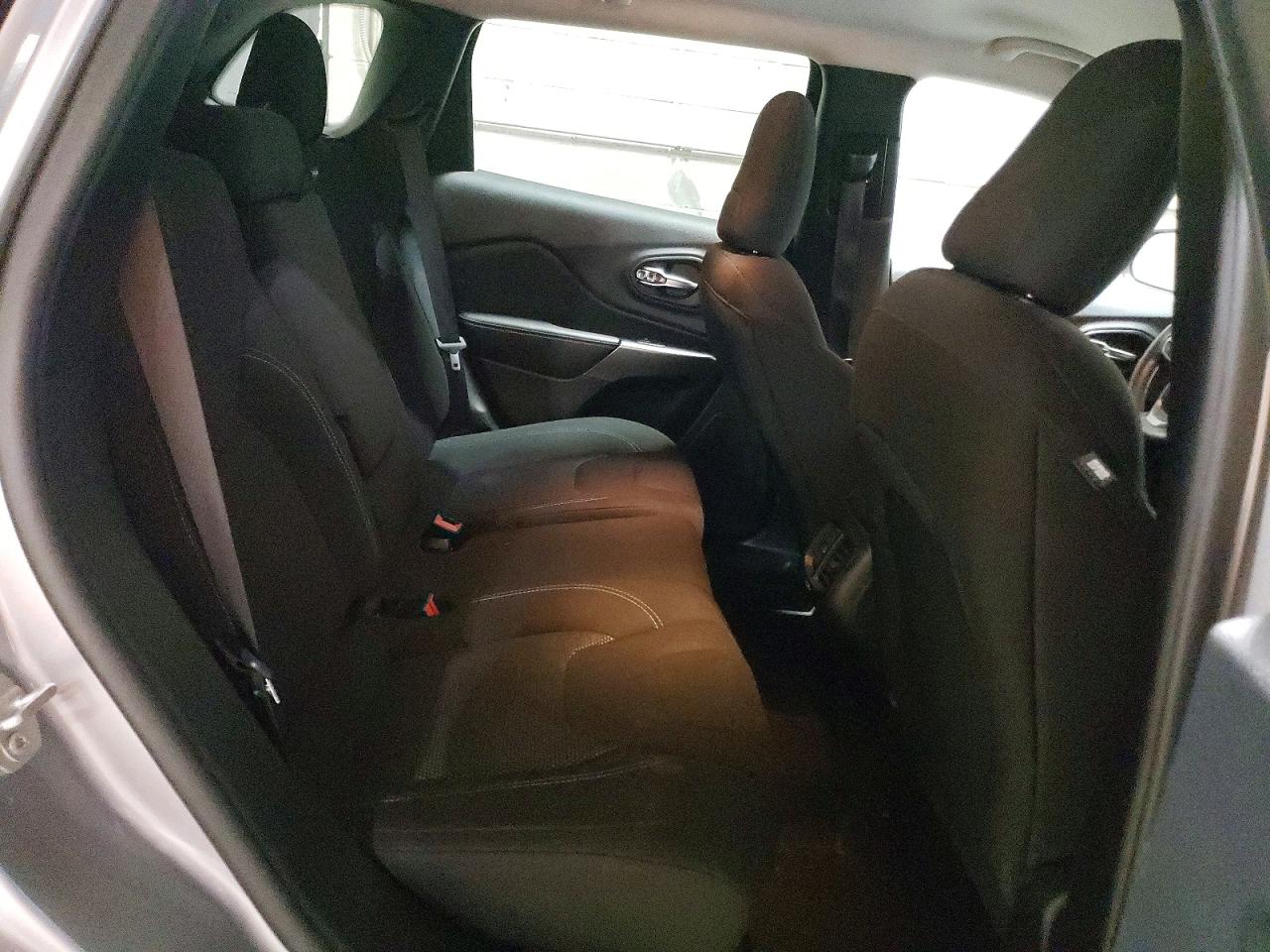2021 JEEP CHEROKEE LATITUDE photo 11