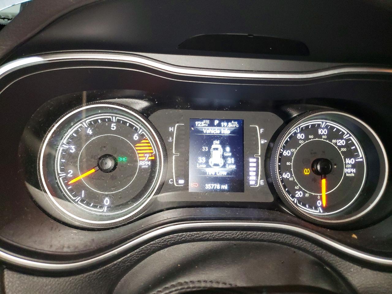 2021 JEEP CHEROKEE LATITUDE photo 9