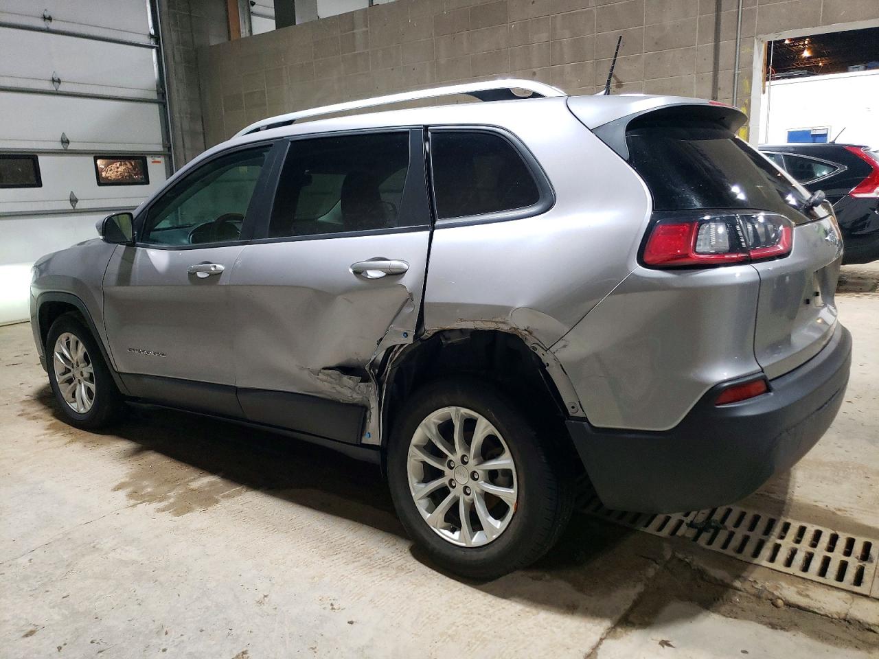 2021 JEEP CHEROKEE LATITUDE photo 2