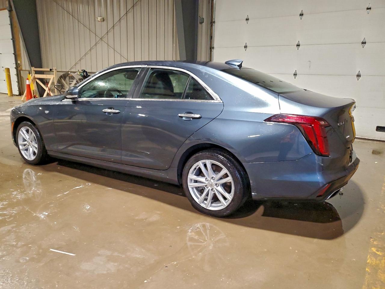 2022 CADILLAC CT4 LUXURY photo 2