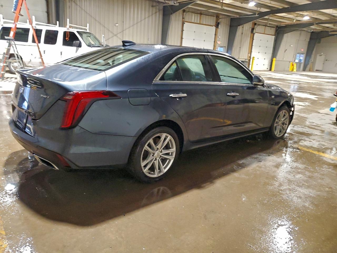 2022 CADILLAC CT4 LUXURY photo 3
