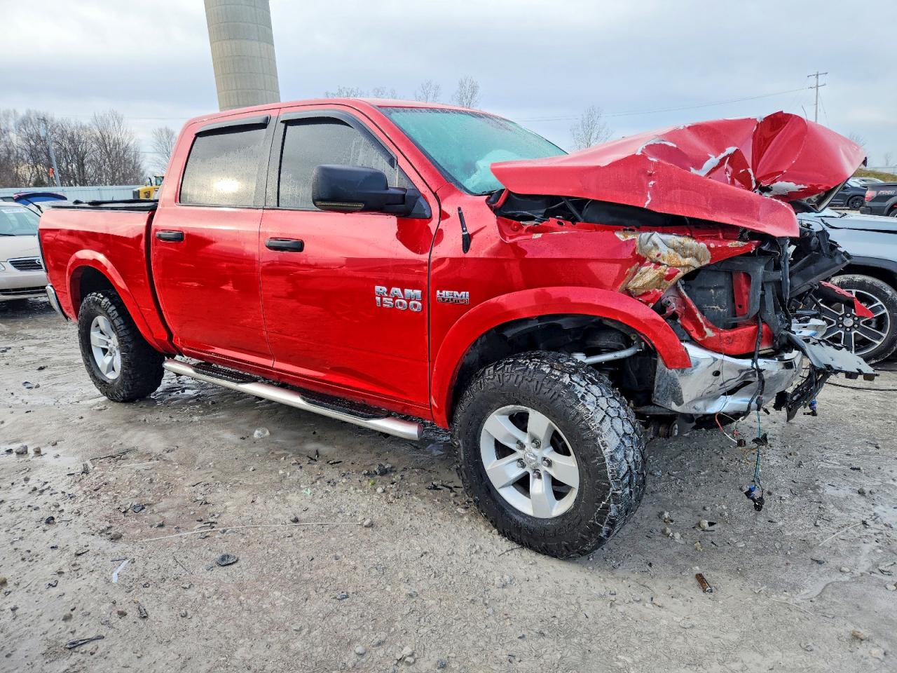 2016 RAM 1500 SLT photo 4