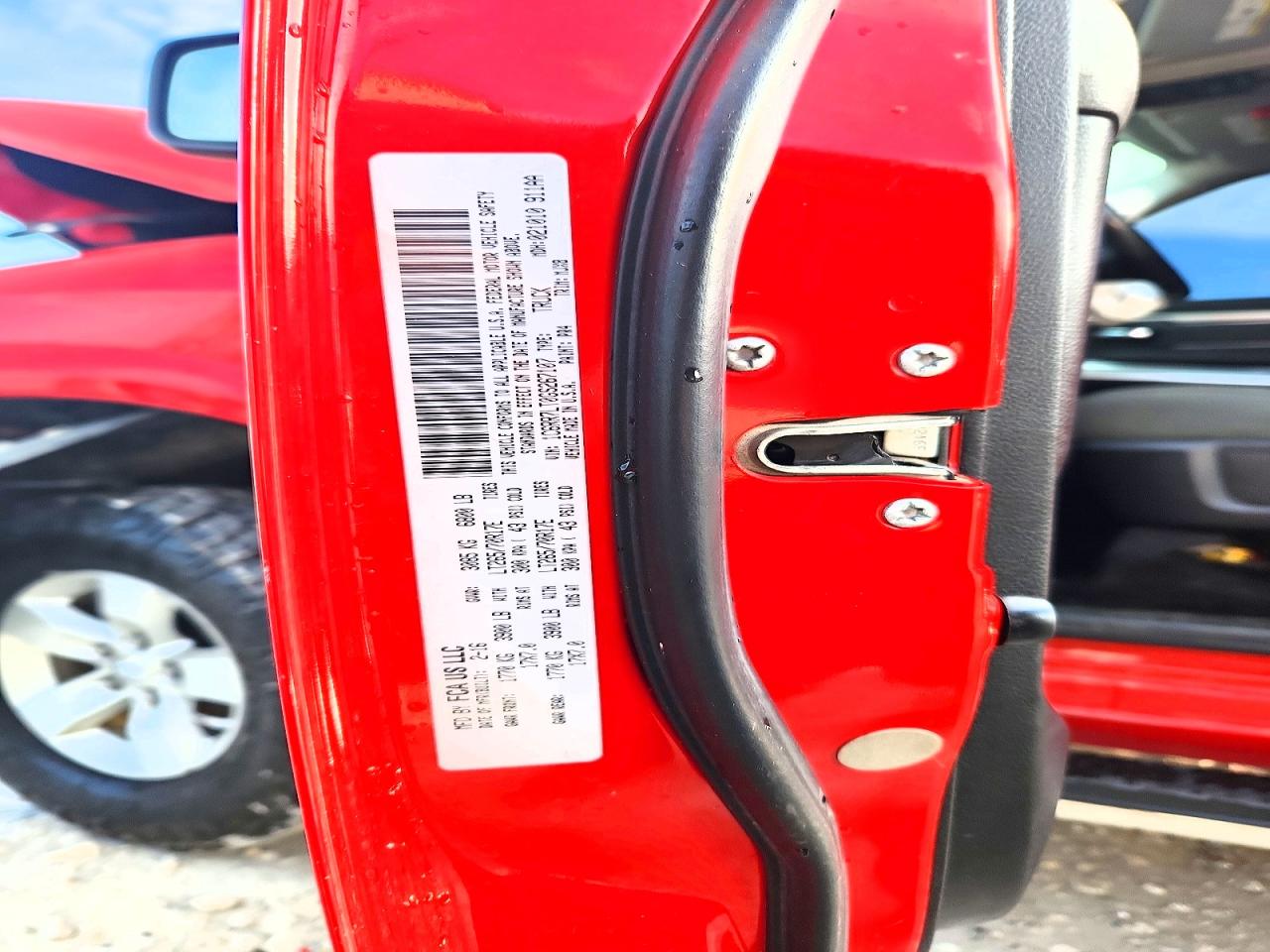 2016 RAM 1500 SLT photo 12