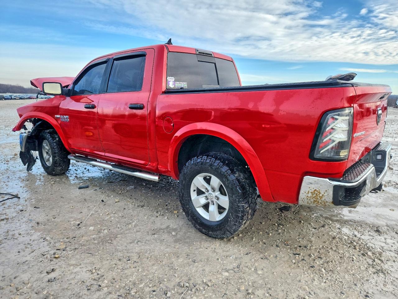 2016 RAM 1500 SLT photo 2