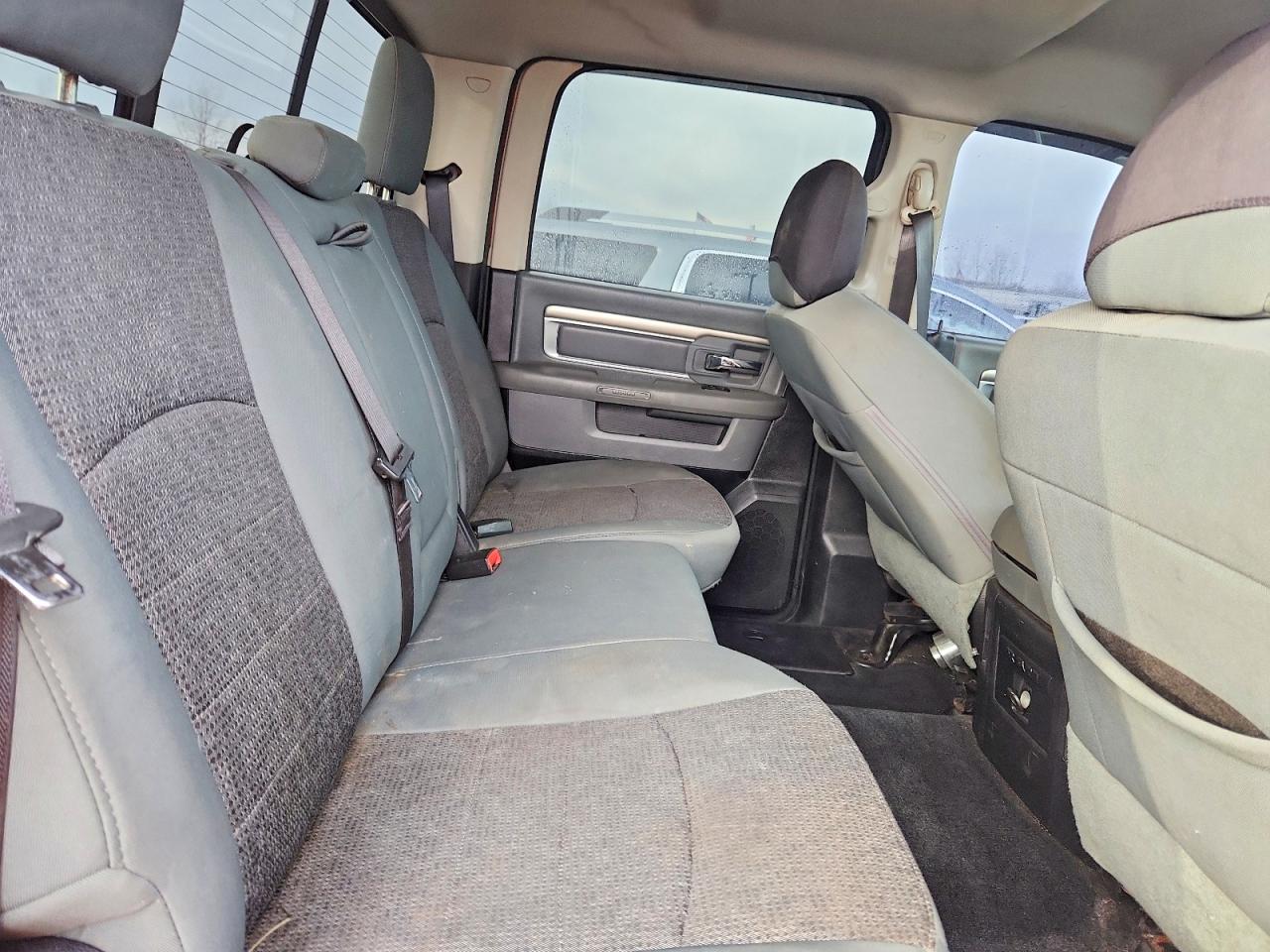 2016 RAM 1500 SLT photo 10