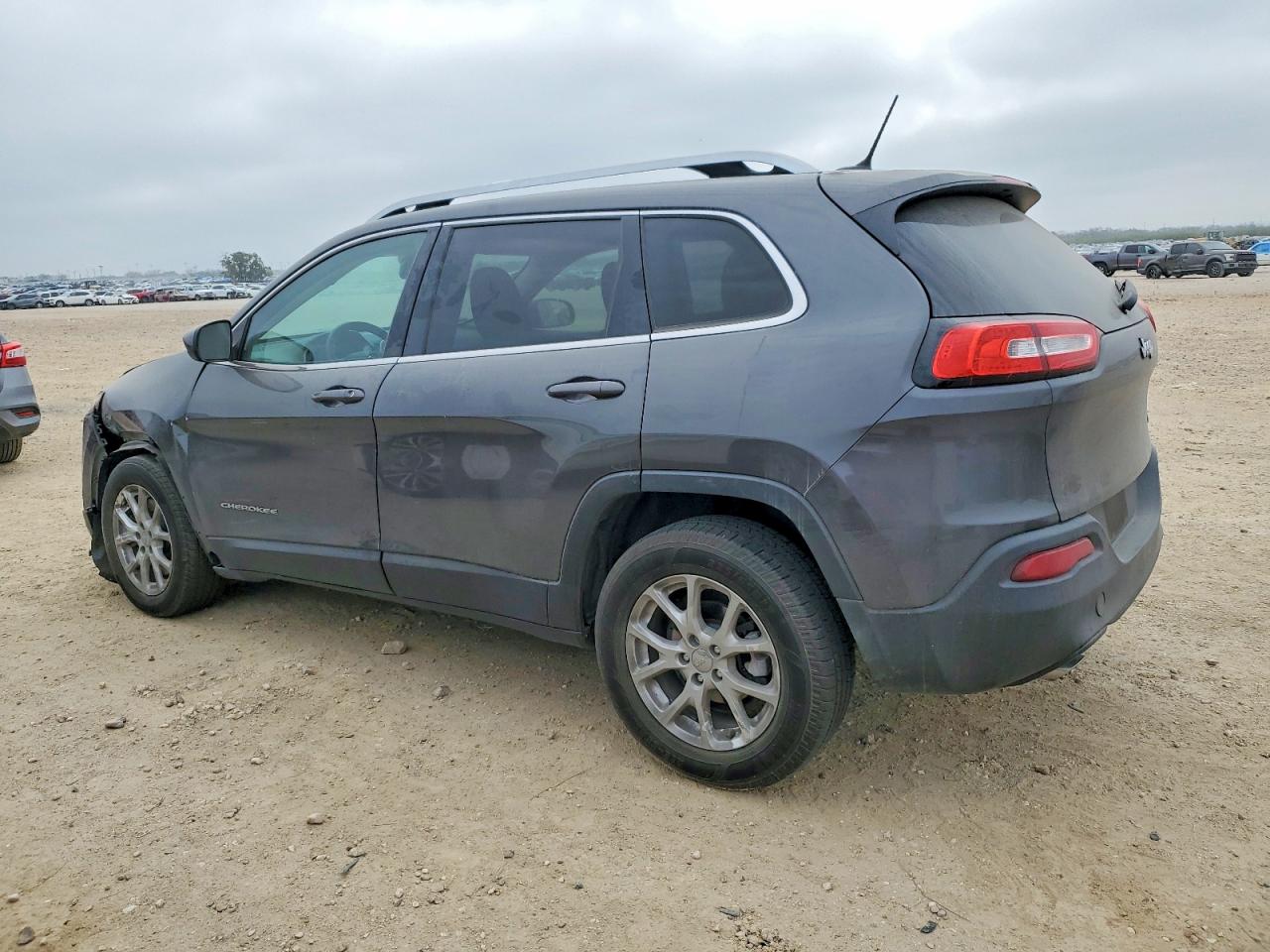 2014 JEEP CHEROKEE LATITUDE photo 2