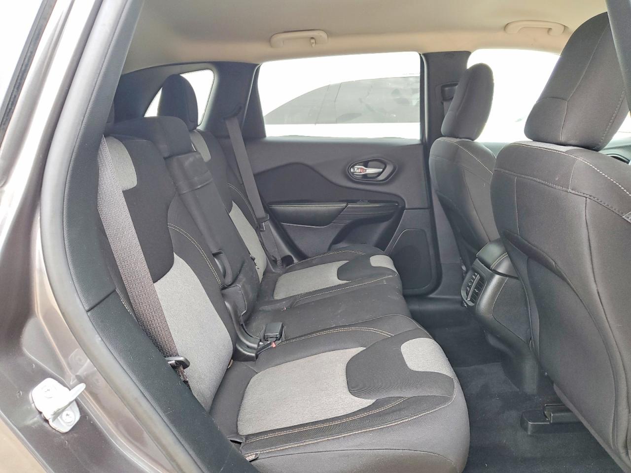 2014 JEEP CHEROKEE LATITUDE photo 11