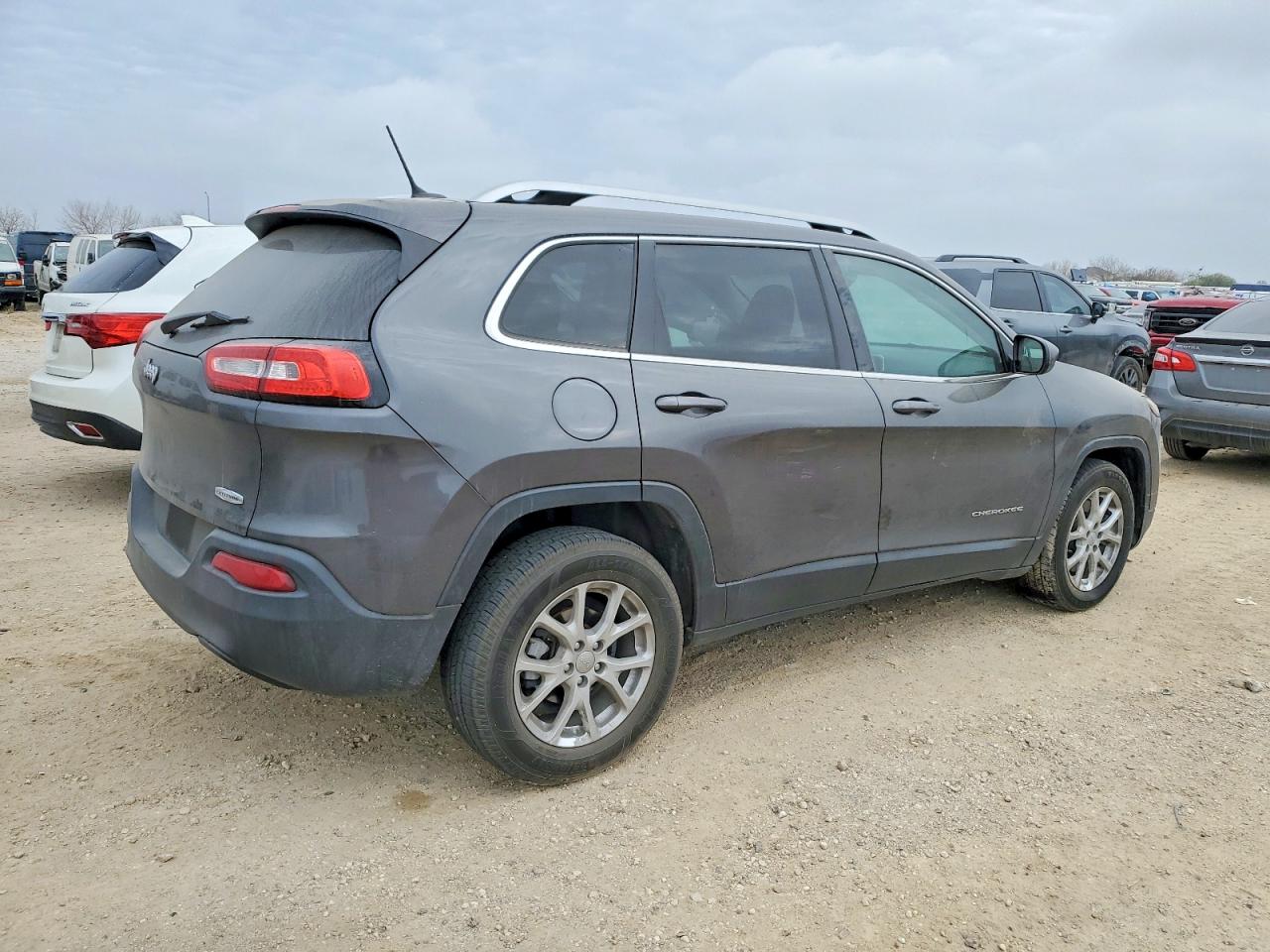 2014 JEEP CHEROKEE LATITUDE photo 3