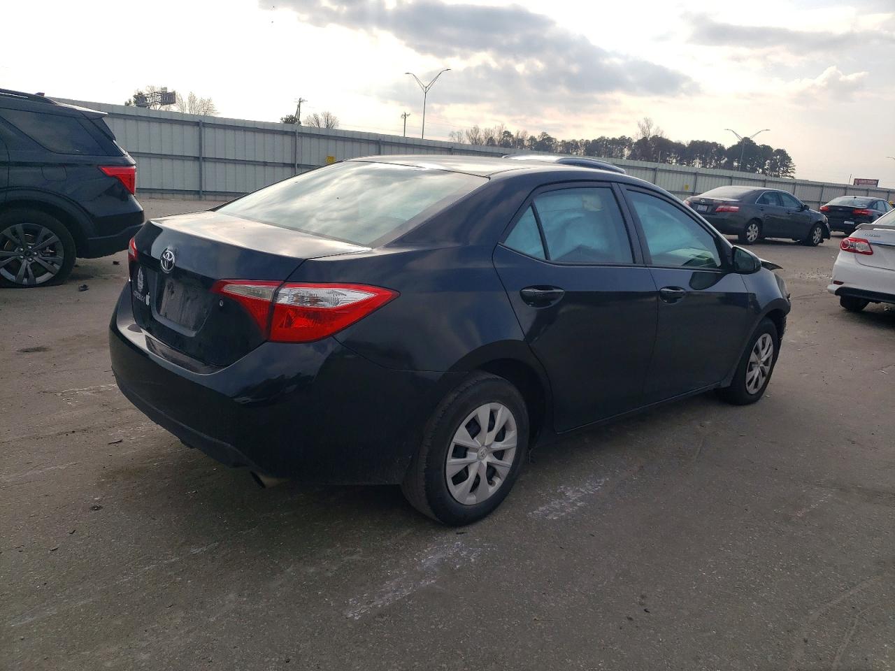 2015 TOYOTA COROLLA L photo 3
