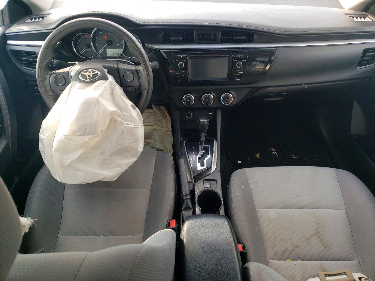 2015 TOYOTA COROLLA L photo 8