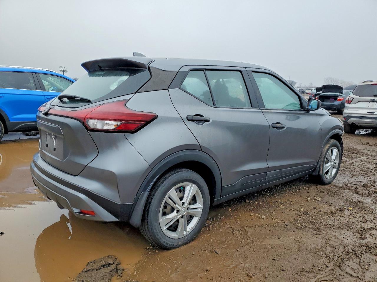2022 NISSAN KICKS S photo 3
