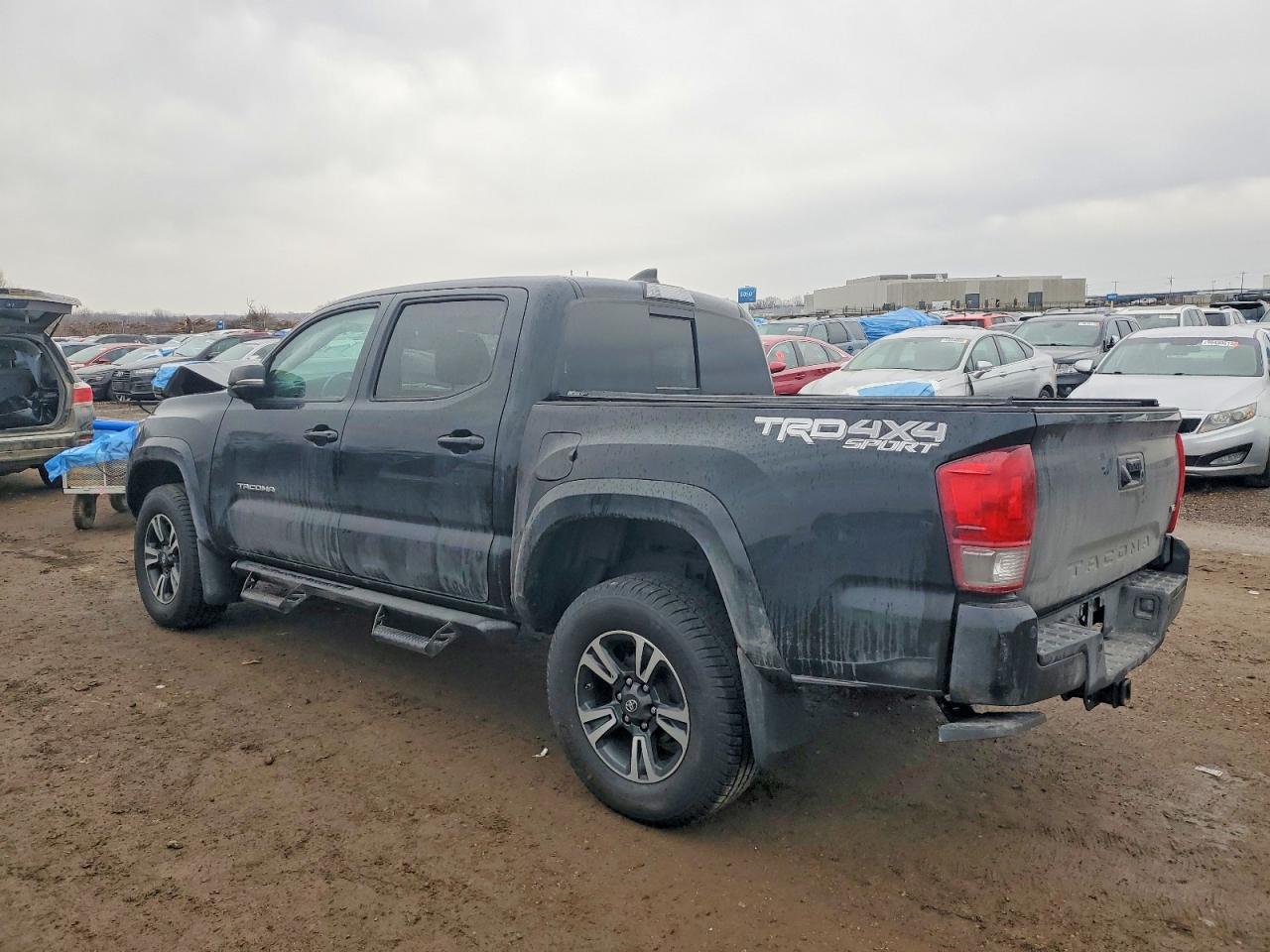 2017 TOYOTA TACOMA DOUBLE CAB photo 2