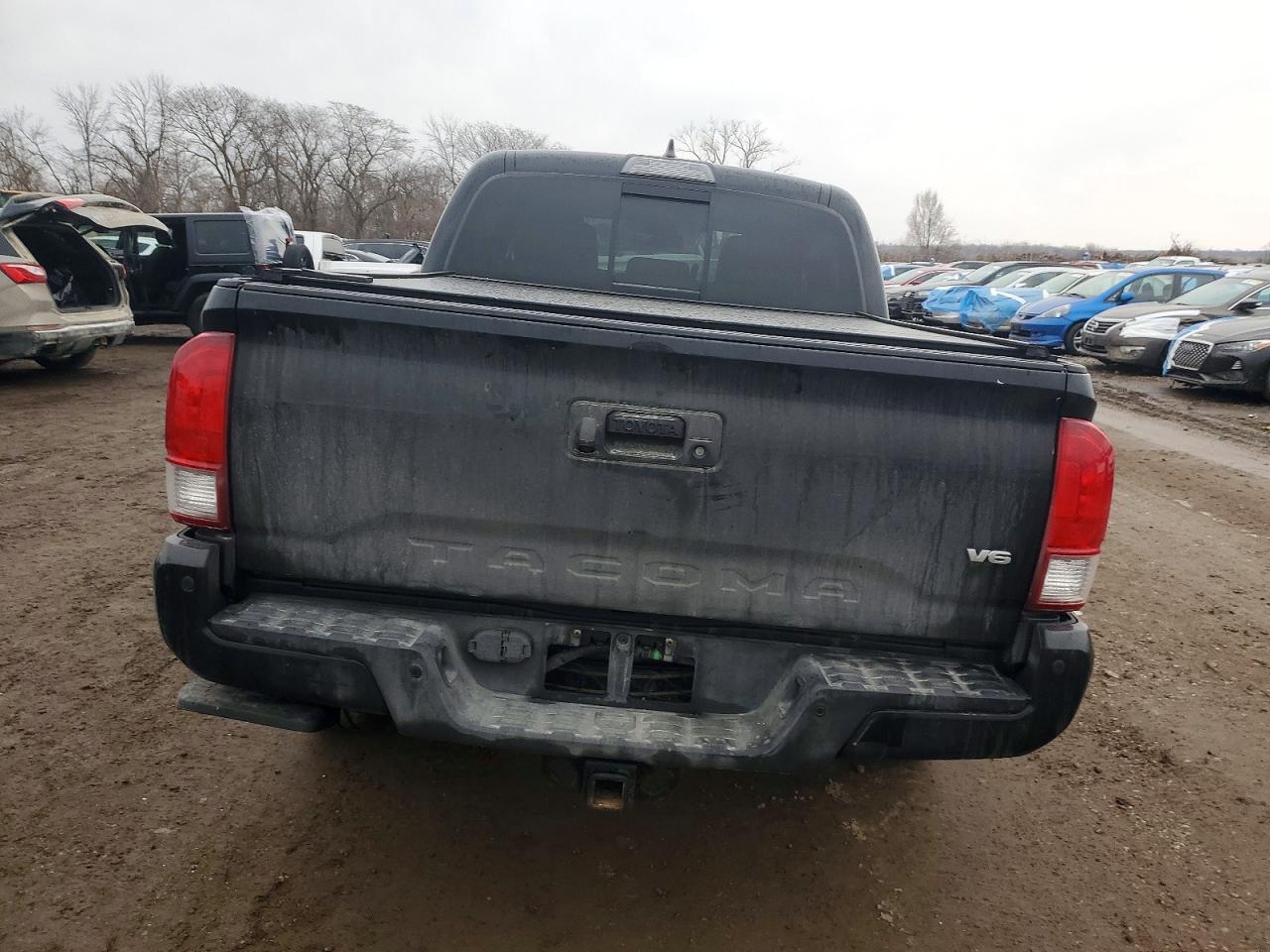 2017 TOYOTA TACOMA DOUBLE CAB photo 6