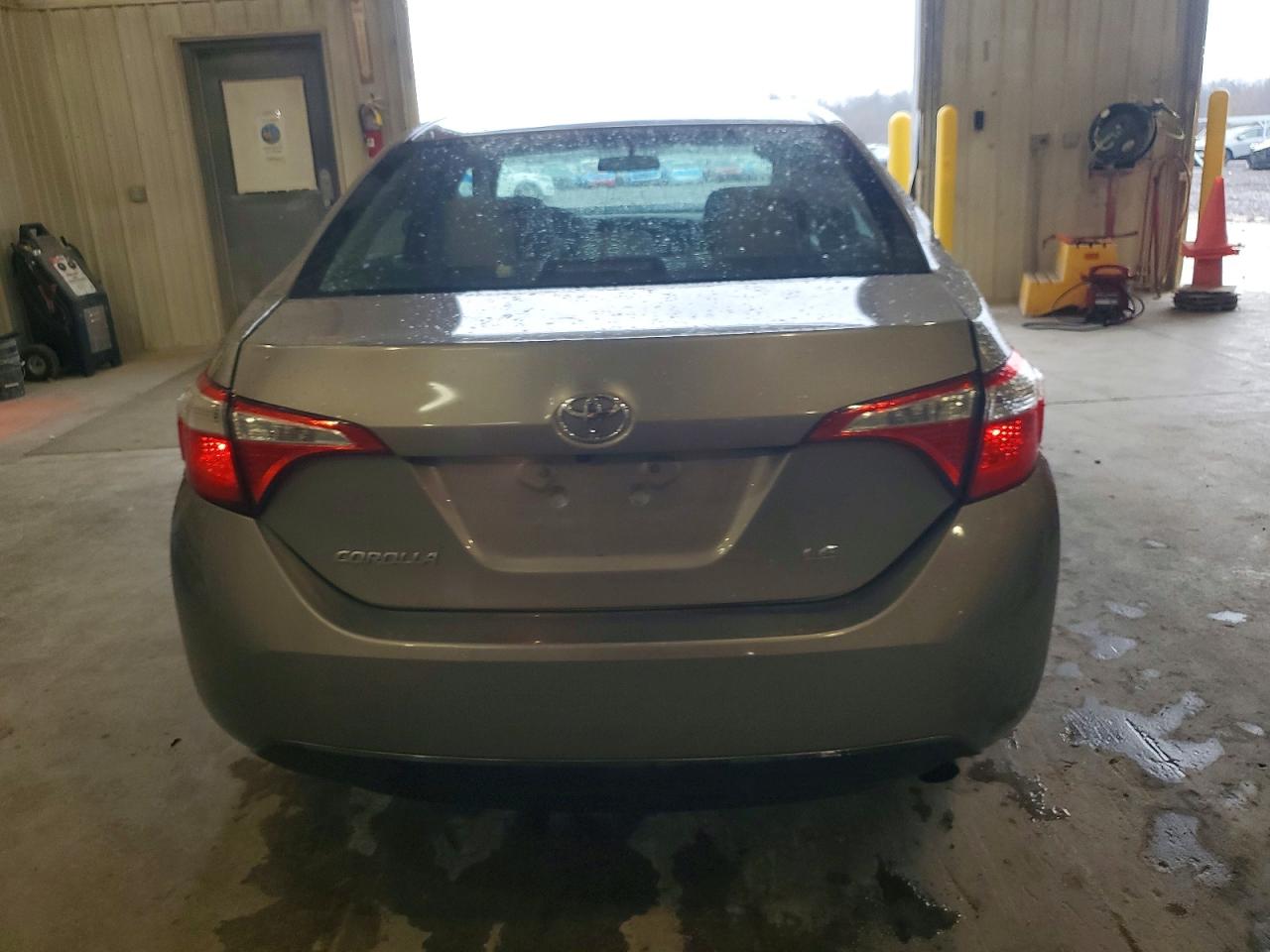 2015 TOYOTA COROLLA L photo 11
