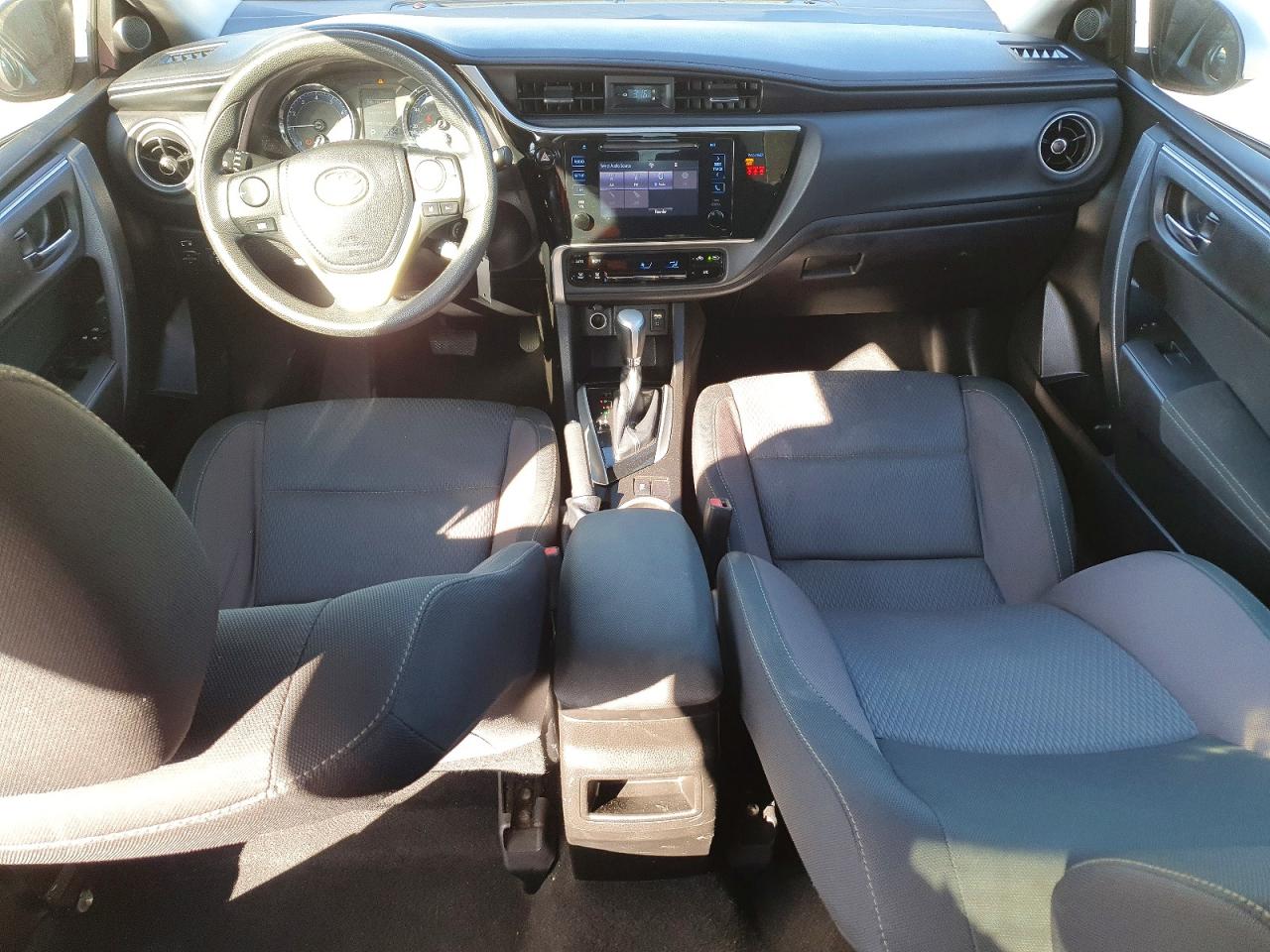 2018 TOYOTA COROLLA LE photo 8