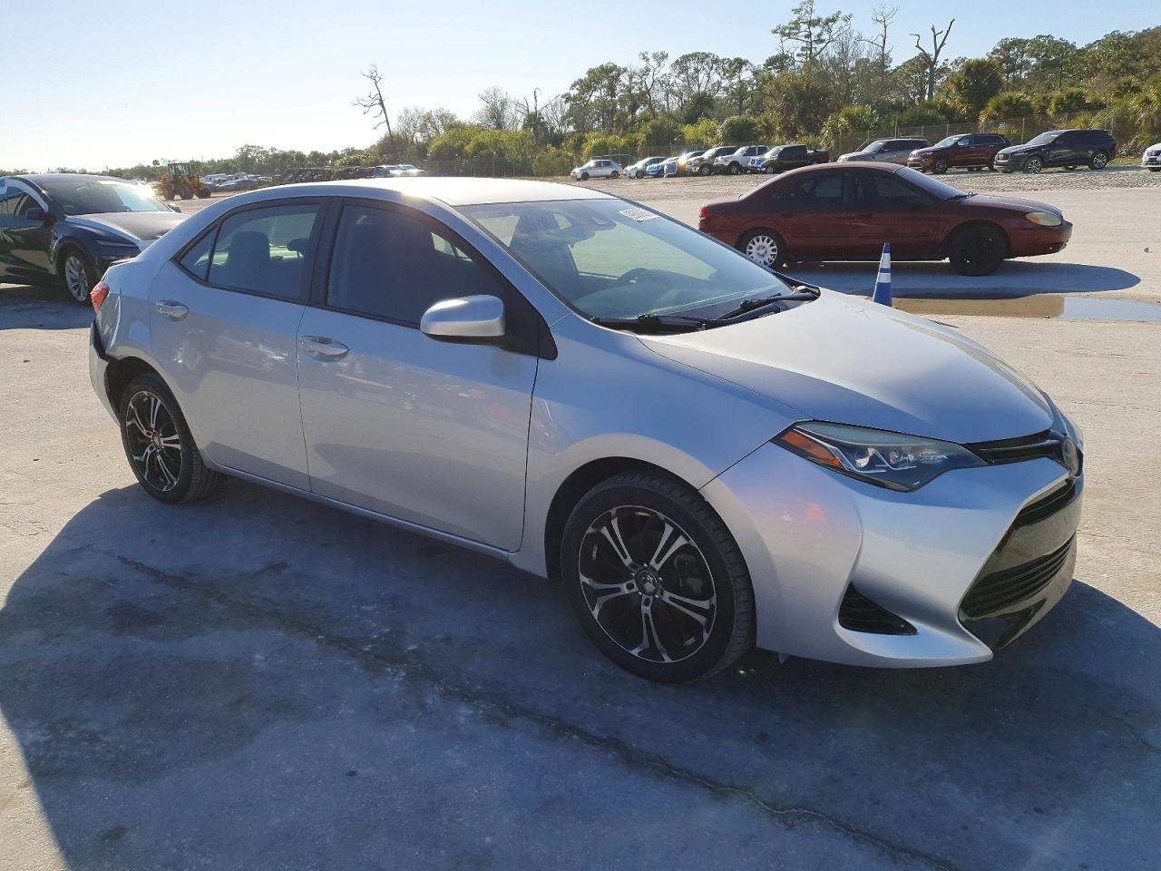 2018 TOYOTA COROLLA LE photo 4