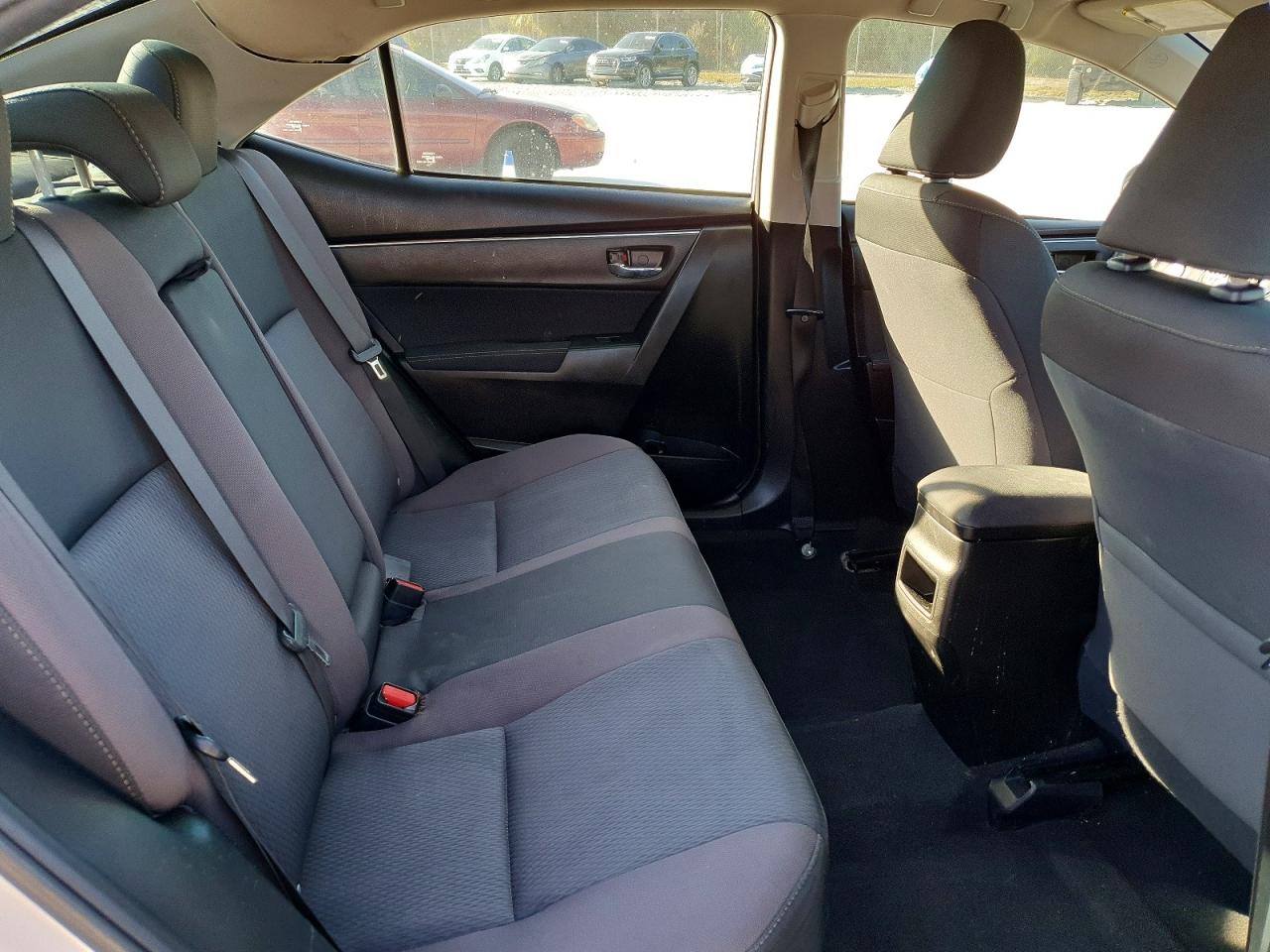 2018 TOYOTA COROLLA LE photo 10