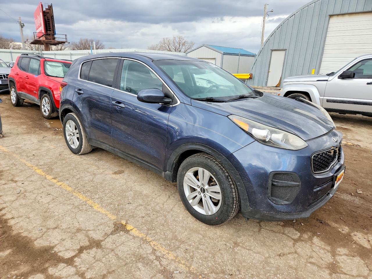 2017 KIA SPORTAGE LX photo 4