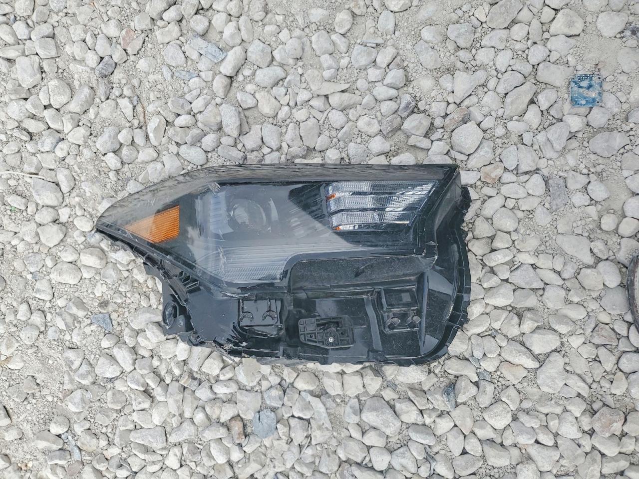 2024 TOYOTA TACOMA DOUBLE CAB photo 12