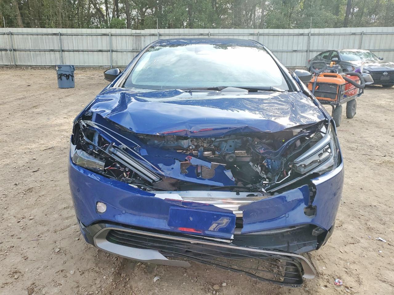 2025 TOYOTA PRIUS XLE photo 5