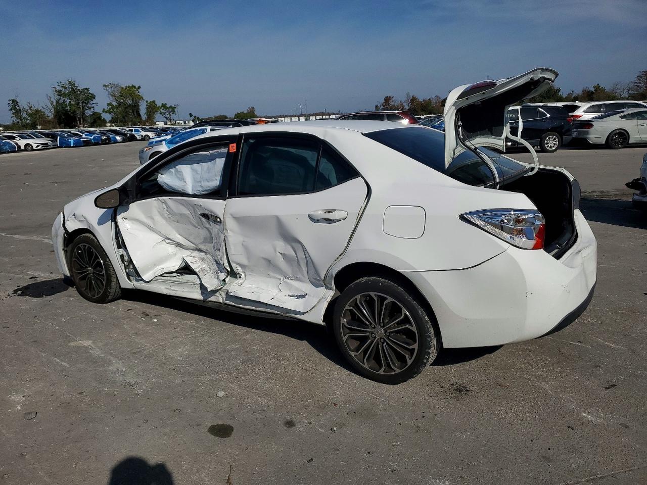 2015 TOYOTA COROLLA L photo 2