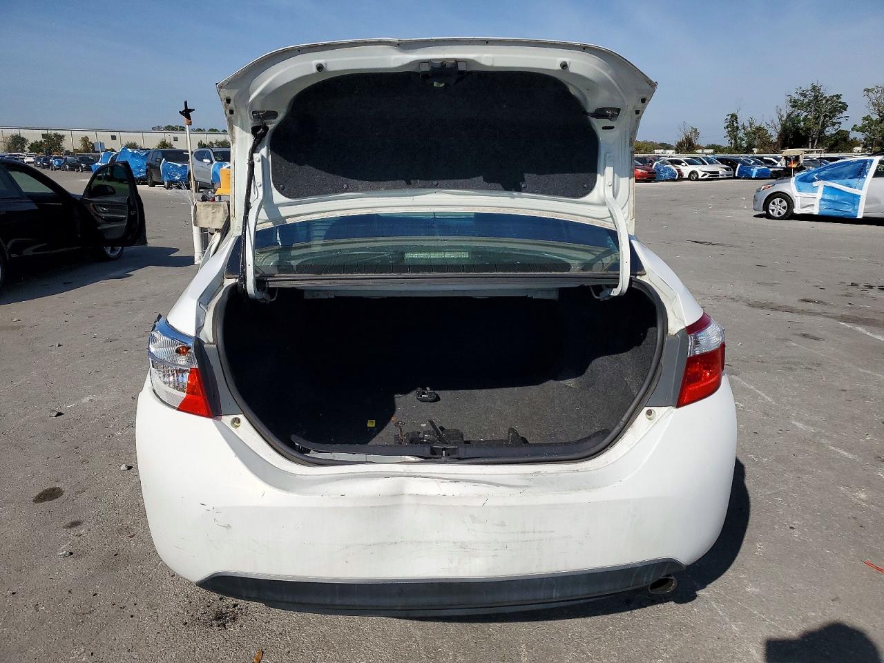 2015 TOYOTA COROLLA L photo 6