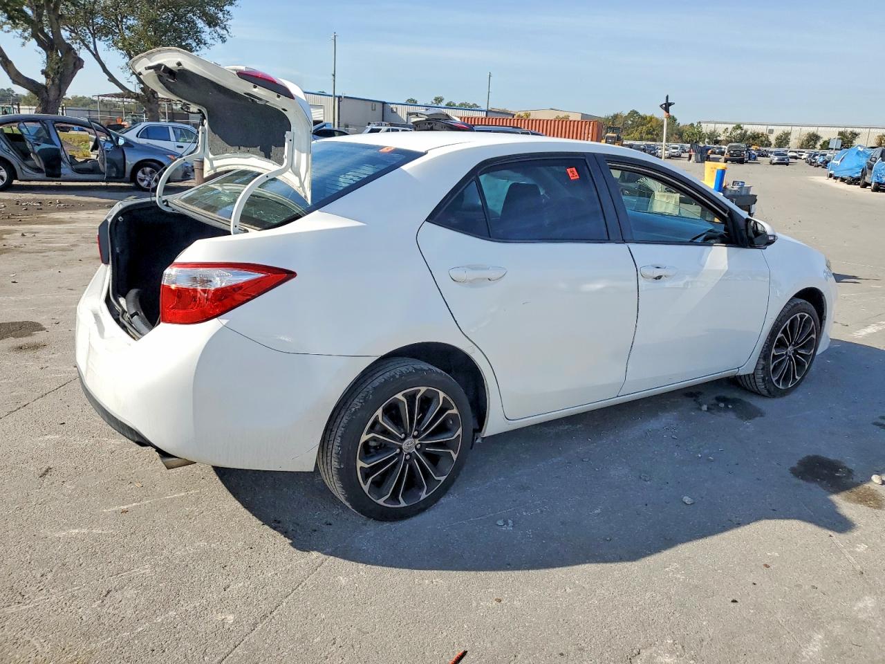 2015 TOYOTA COROLLA L photo 3