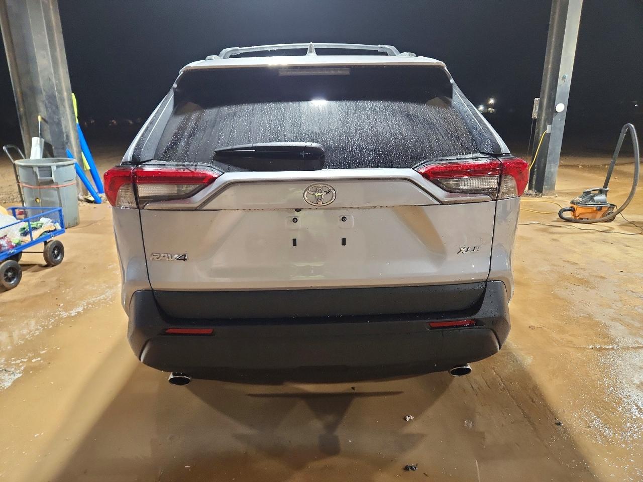 2025 TOYOTA RAV4 XLE PREMIUM photo 11