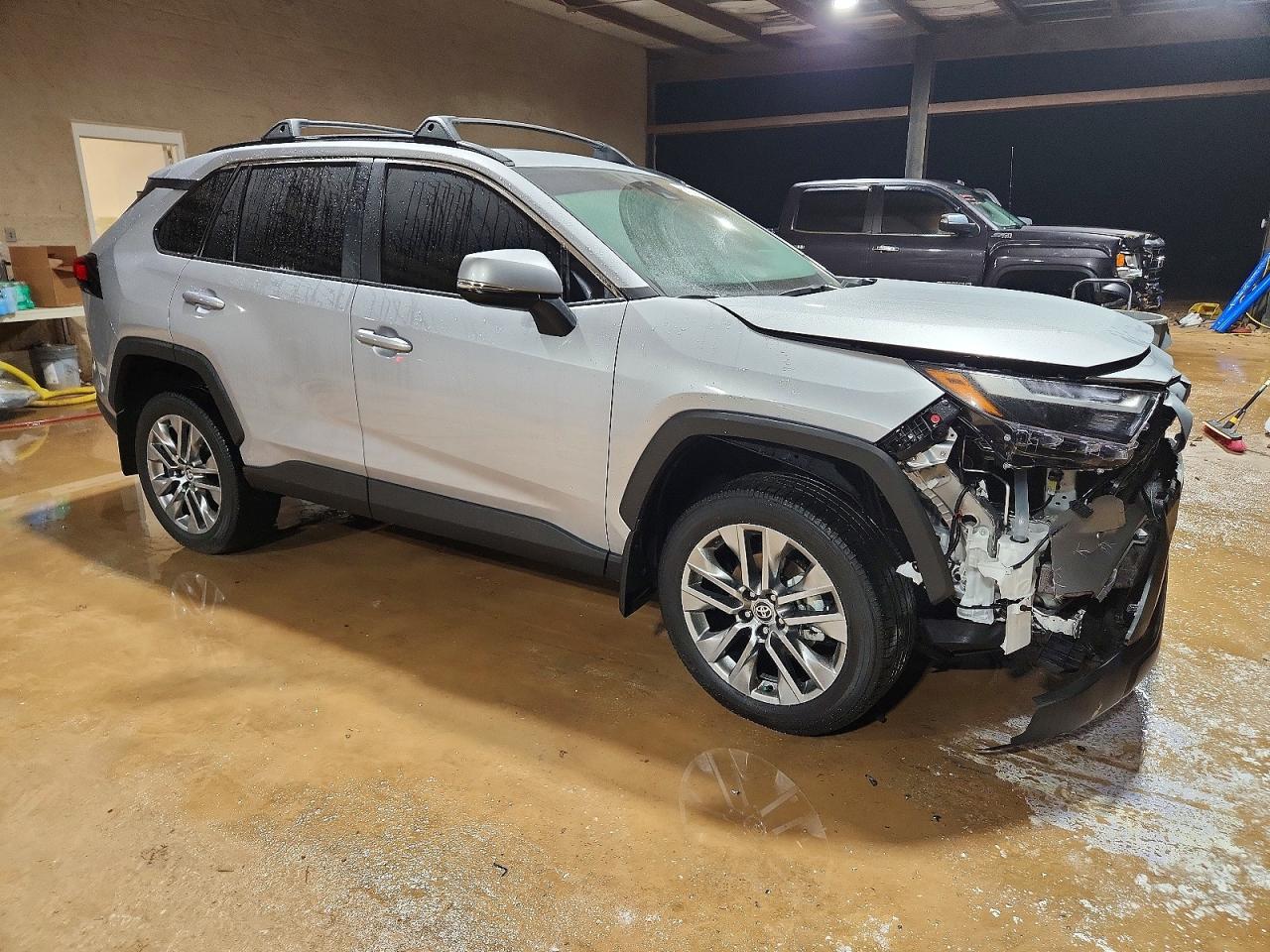 2025 TOYOTA RAV4 XLE PREMIUM photo 7