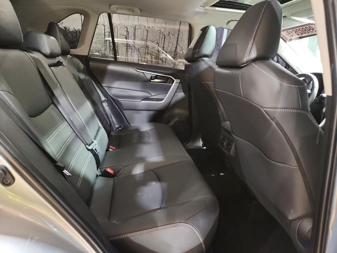2025 TOYOTA RAV4 XLE PREMIUM photo 21