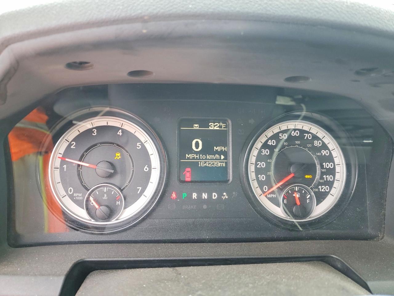 2016 RAM 1500 ST photo 25