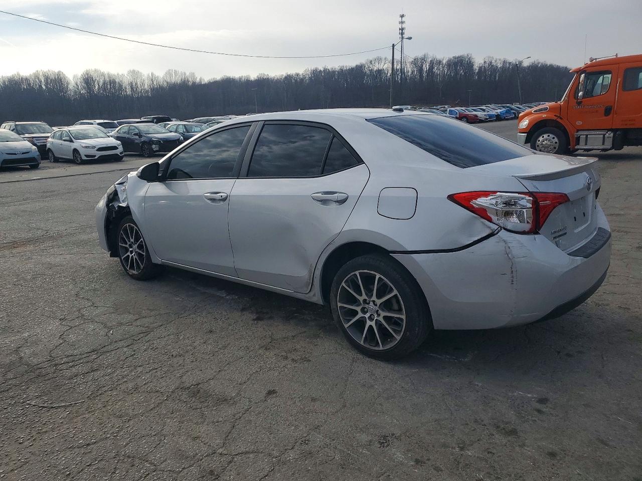 2017 TOYOTA COROLLA L photo 2
