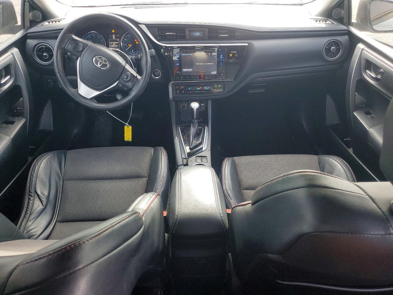 2017 TOYOTA COROLLA L photo 8