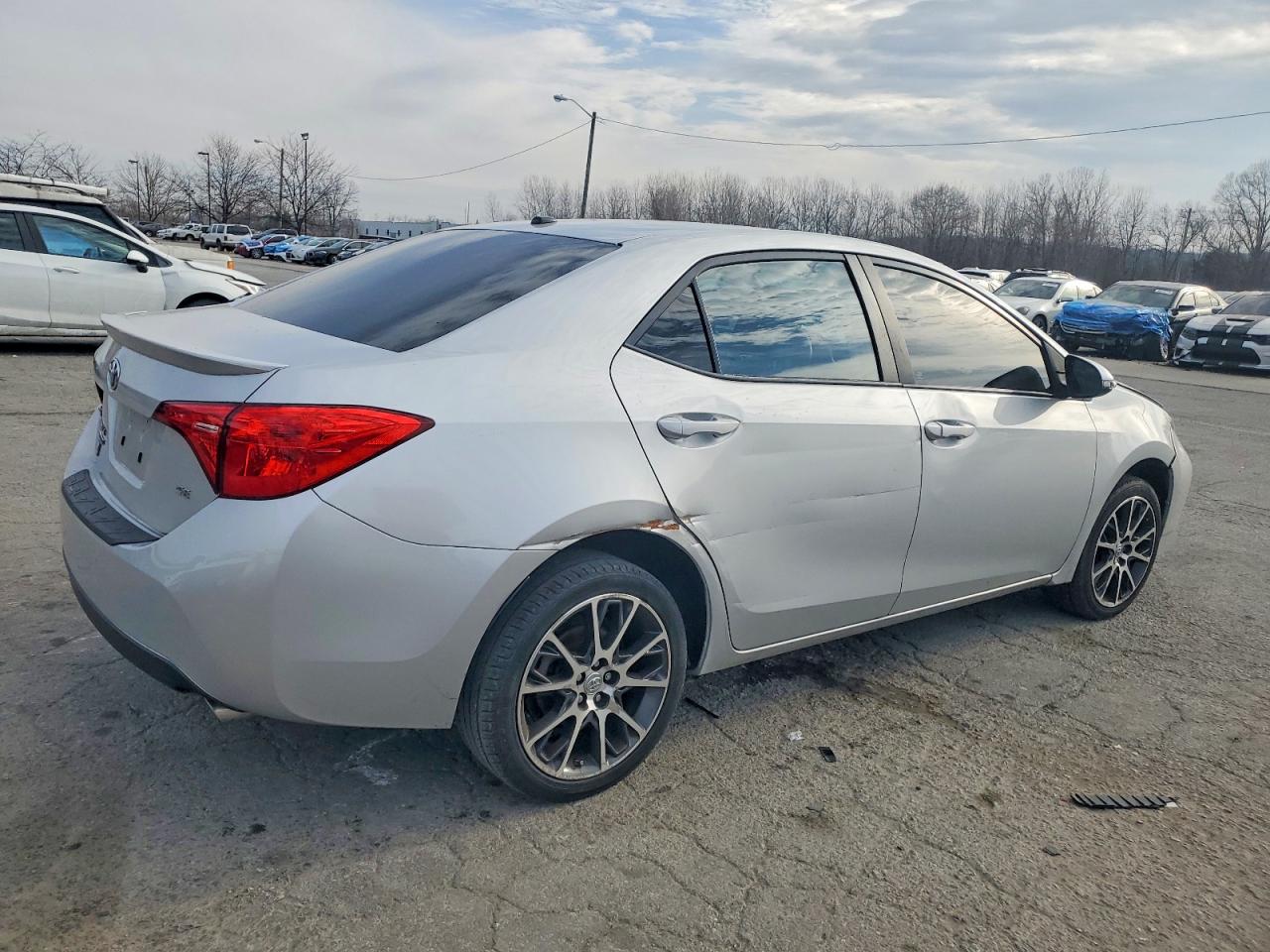 2017 TOYOTA COROLLA L photo 3