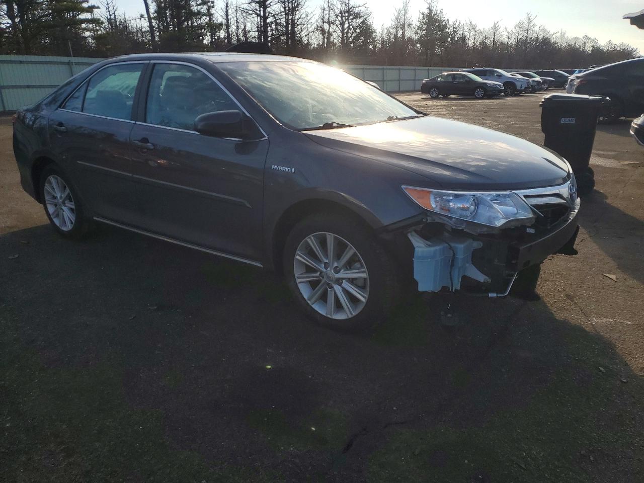 2013 TOYOTA CAMRY HYBRID photo 4
