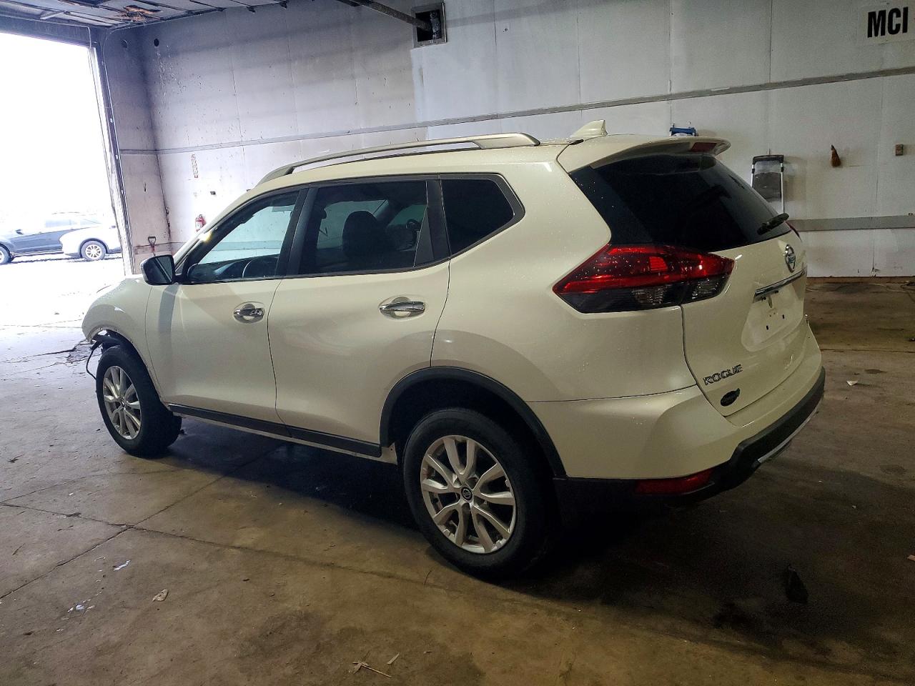 2019 NISSAN ROGUE S photo 2