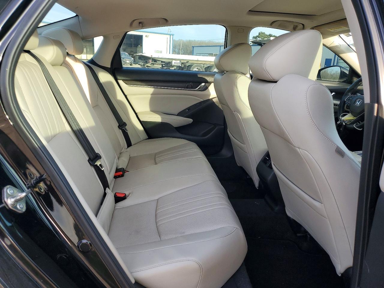 2018 HONDA ACCORD TOURING photo 10