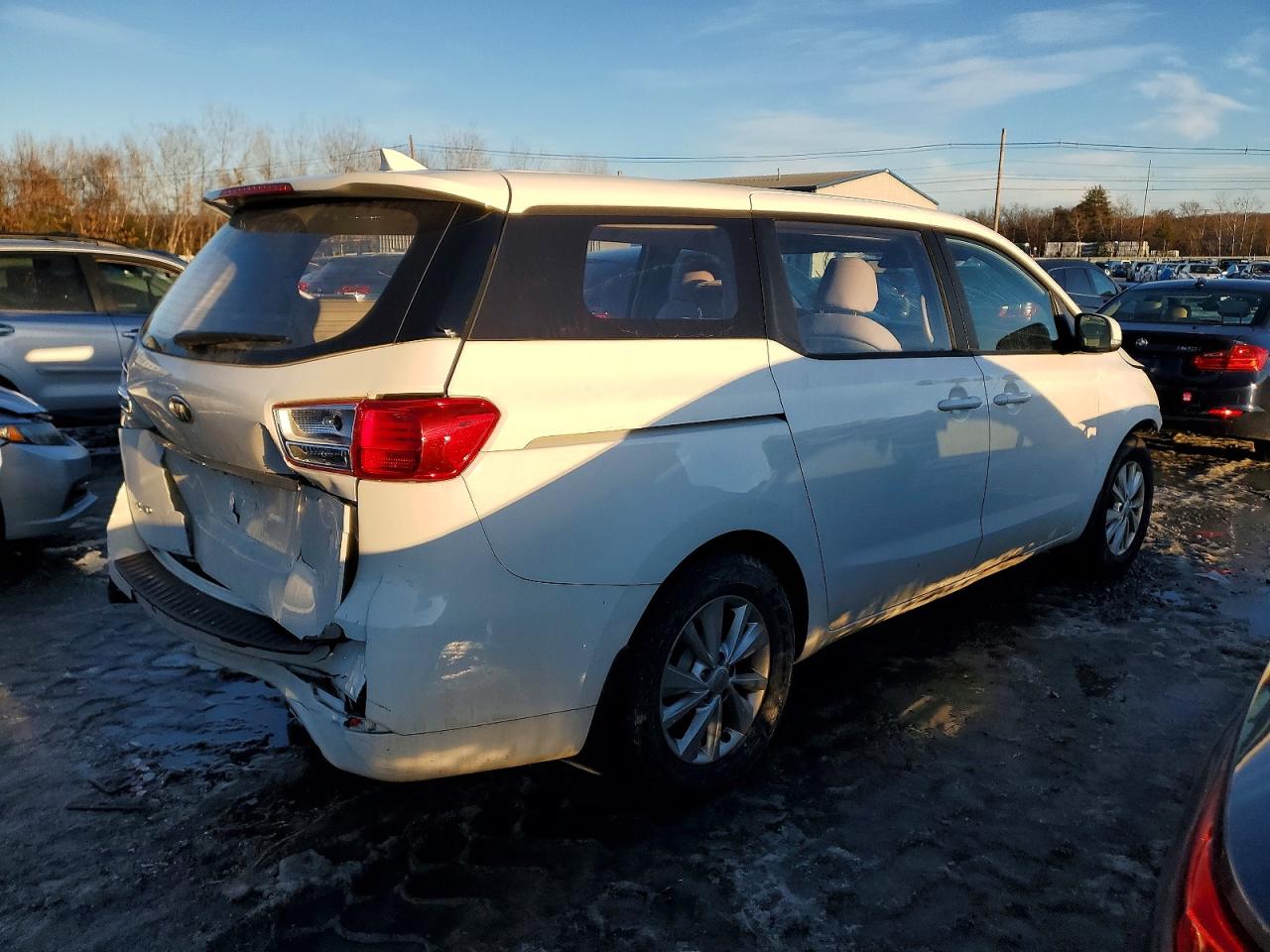 2017 KIA SEDONA L photo 7