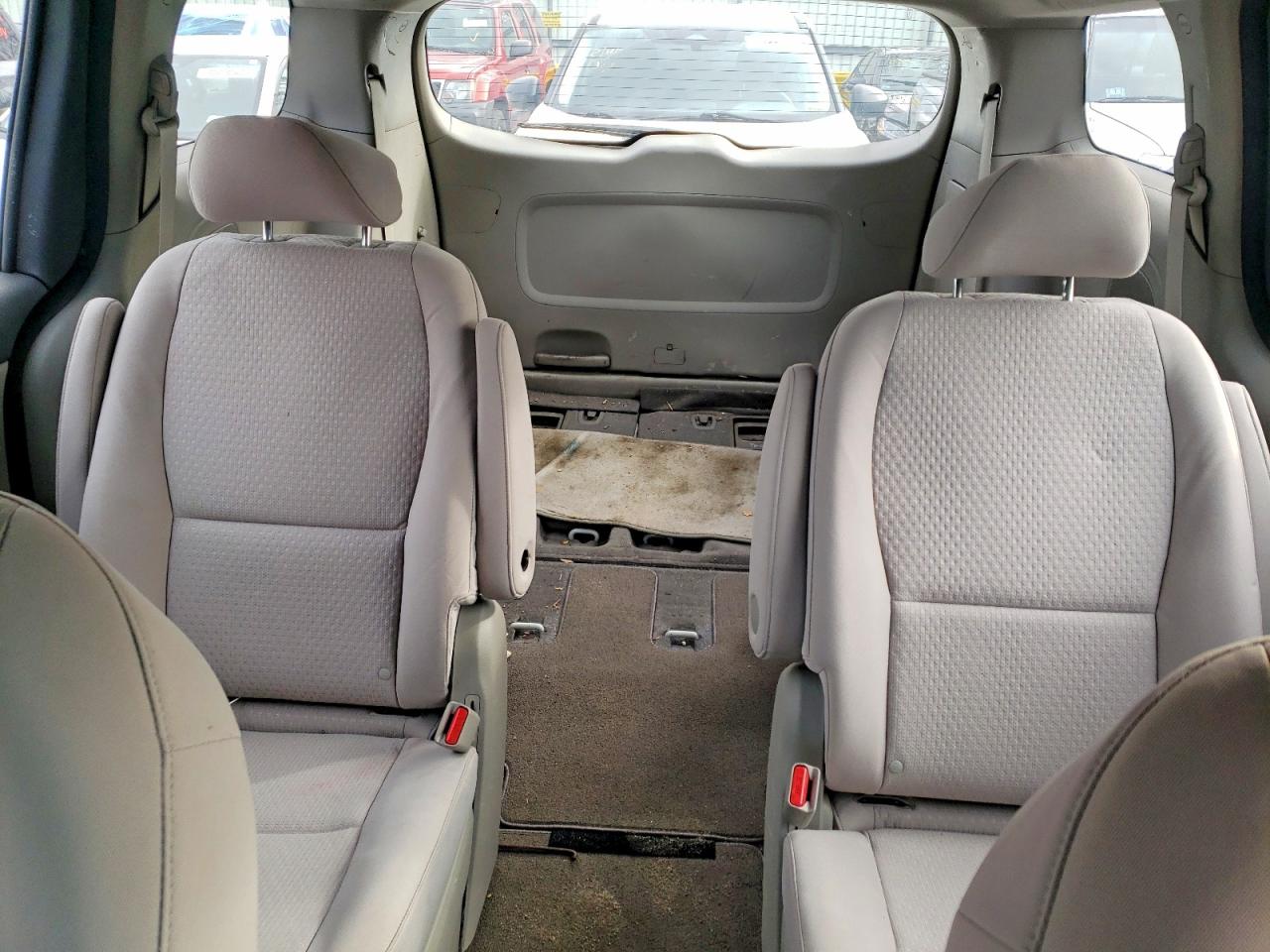 2017 KIA SEDONA L photo 28