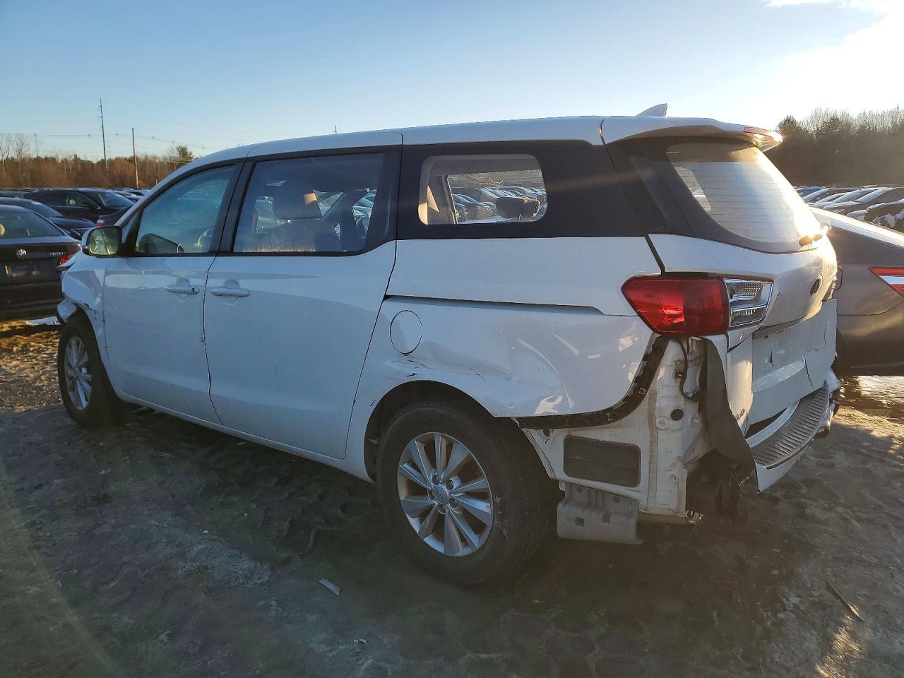 2017 KIA SEDONA L photo 4