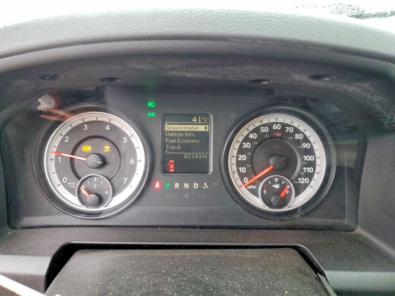 2014 RAM 1500 ST photo 9